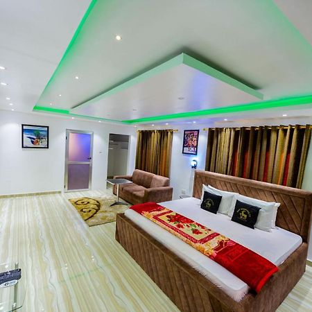 Nap Apartment Hotel Dansoman Esterno foto