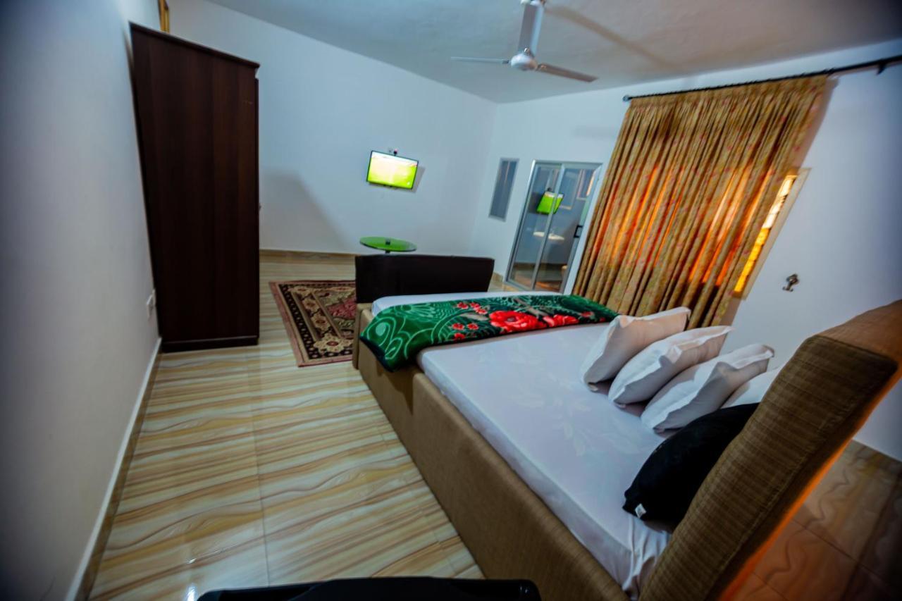 Nap Apartment Hotel Dansoman Esterno foto