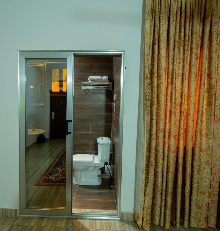 Nap Apartment Hotel Dansoman Esterno foto