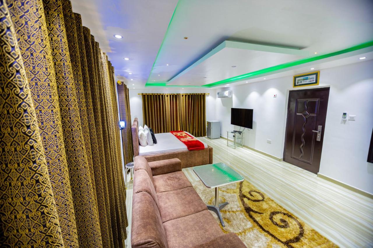 Nap Apartment Hotel Dansoman Esterno foto