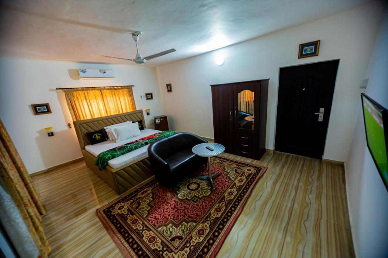 Nap Apartment Hotel Dansoman Esterno foto