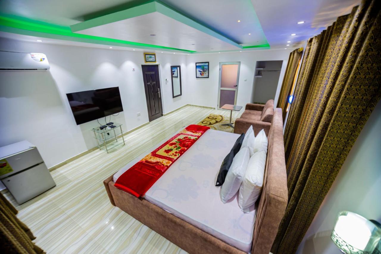 Nap Apartment Hotel Dansoman Esterno foto