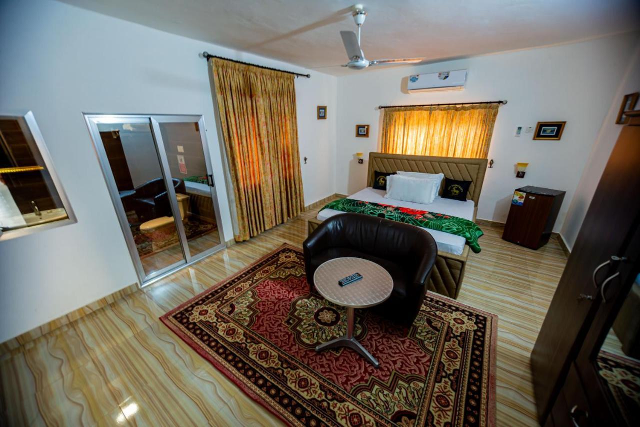 Nap Apartment Hotel Dansoman Esterno foto